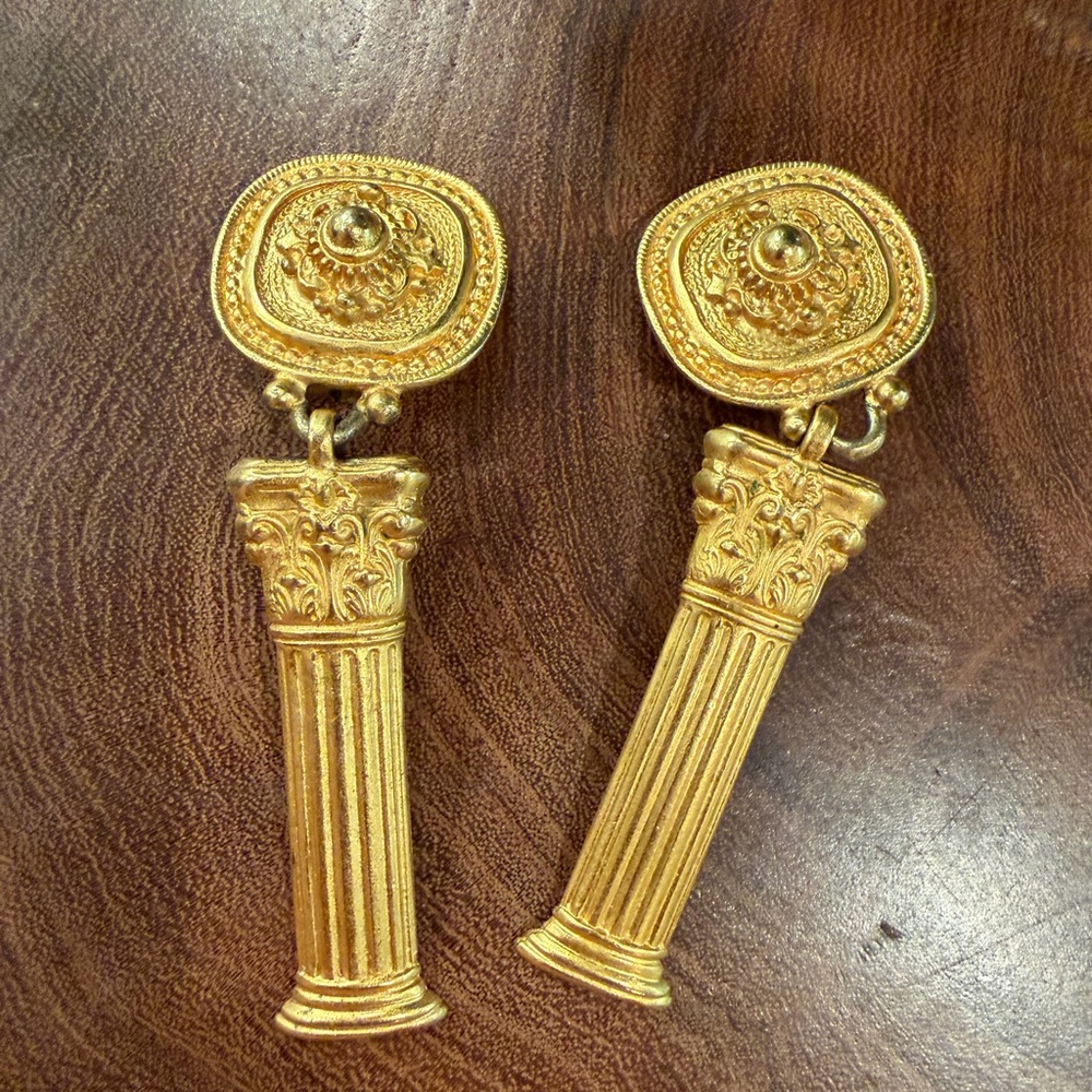 Vintage Statement Ben Amun Gold Earrings - Picture 3 of 5